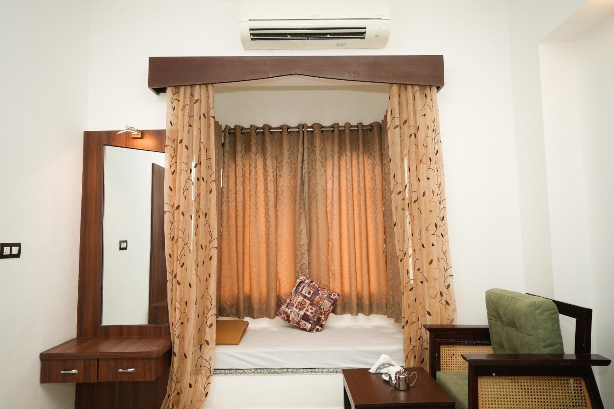 Maangarh Resorts ウダイプル エクステリア 写真